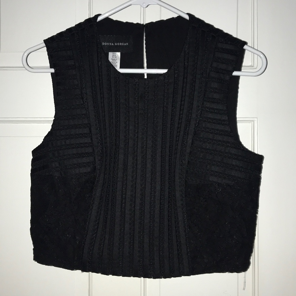 Donna Morgan Crop Top
